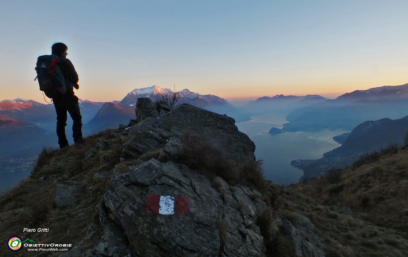 92 Spettacolo al tramonto sul lago .JPG